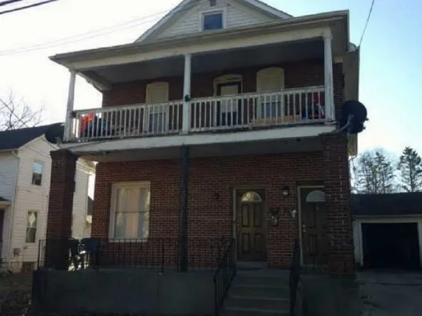 211-211 1/2 E Empire St, Freeport, IL 61032
