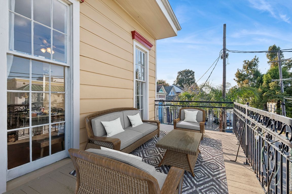 next background image