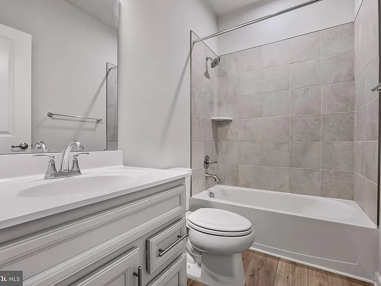 24 Sidney Ln — Photo 26