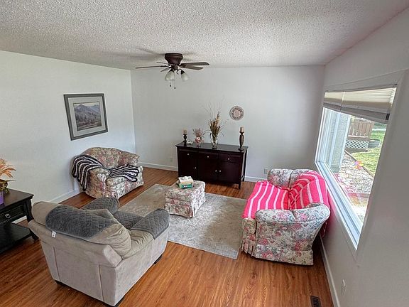 2nd image of 5093 45th St