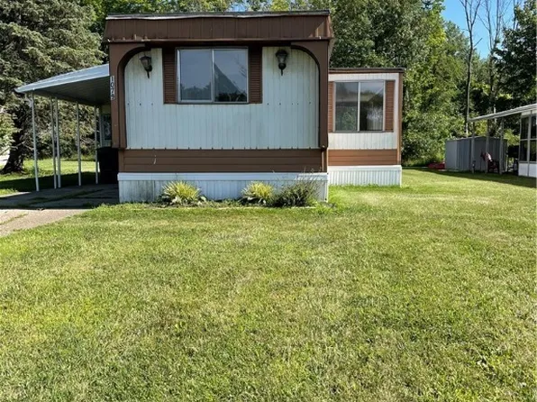 1079 Creekside Dr, Derby, NY 14047