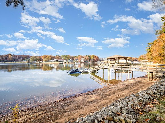 5th image of 6782 Barefoot Cove Ct