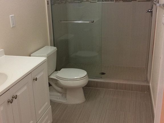 3rd image of 2615 Meadowbrook Dr #1