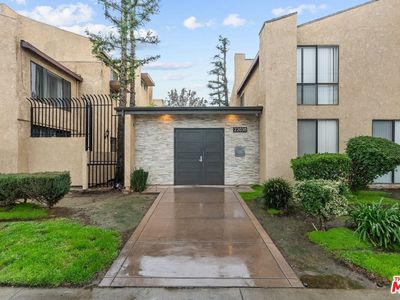 22038 Vanowen St APT 208, Canoga Park, CA, 91303