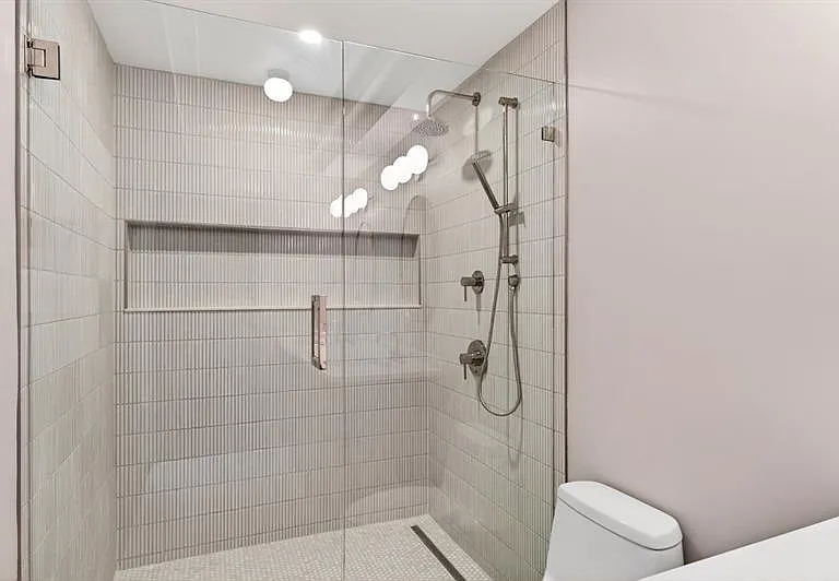 2575 Peachtree Rd NE #7E — Photo 31