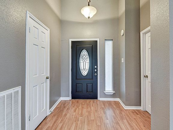 5th image of 22127 Birch Valley Dr