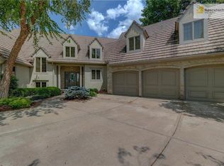 10671 S Cedar Niles Blvd, Olathe, KS 66061