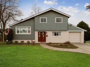 52 Mulholland Dr, North Babylon, NY 11703