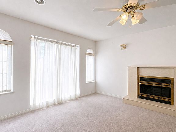 2nd image of 3211 Queens Ave