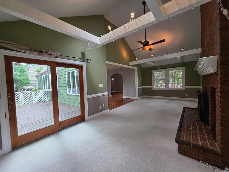 208 Regent Rd — Photo 15