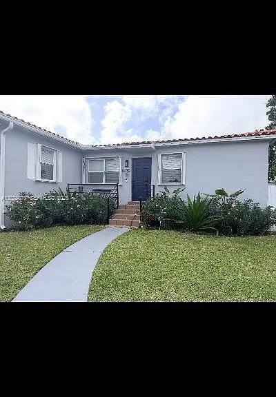 8370 SW 27th Ln — Photo 1