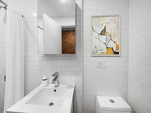 189 Hester Street image 6 of 9