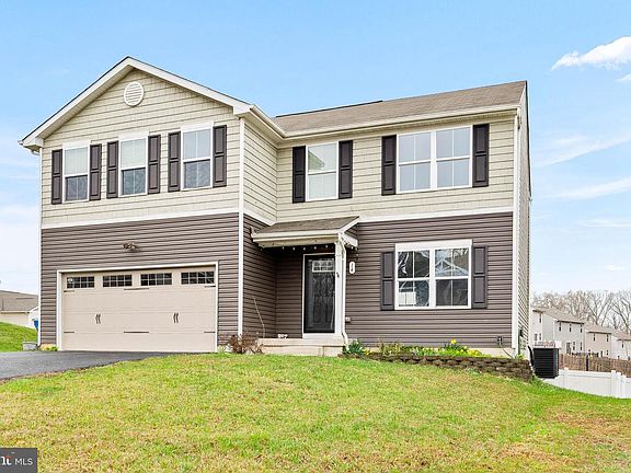 3rd image of 14 Blue Spruce Way