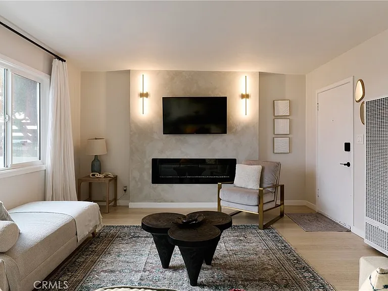 5267 E Ocean Blvd — Photo 5