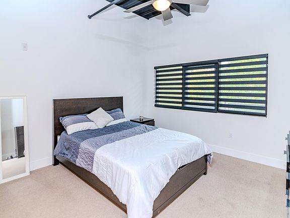 4th image of 350 E Short St #309