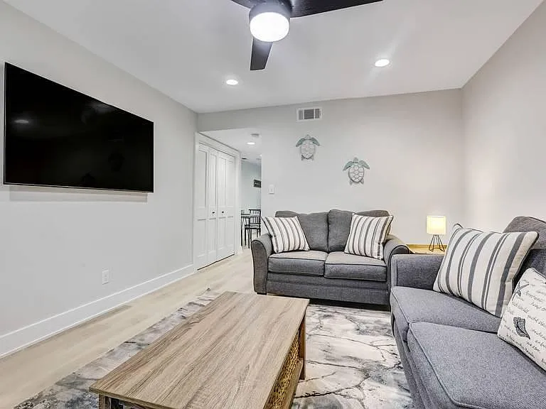 10B Lighthouse Ln — Photo 3