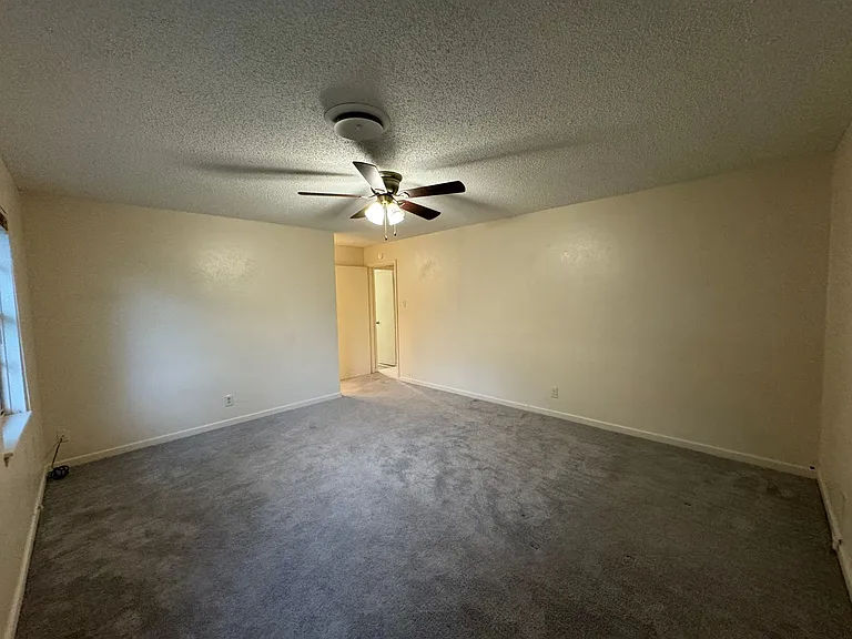 605 Bellaire Dr — Photo 21