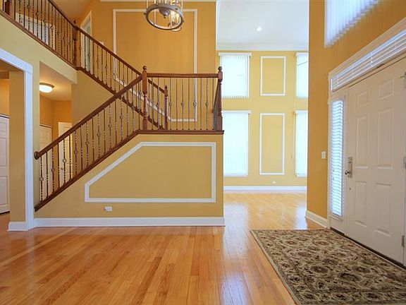 3rd image of 1675 N Woods Way