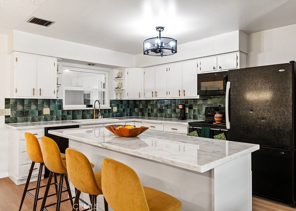 1st image of 609 S Palm Ave Unit B