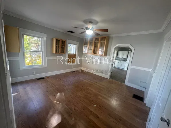 46 Heath St, Oakland, ME 04963