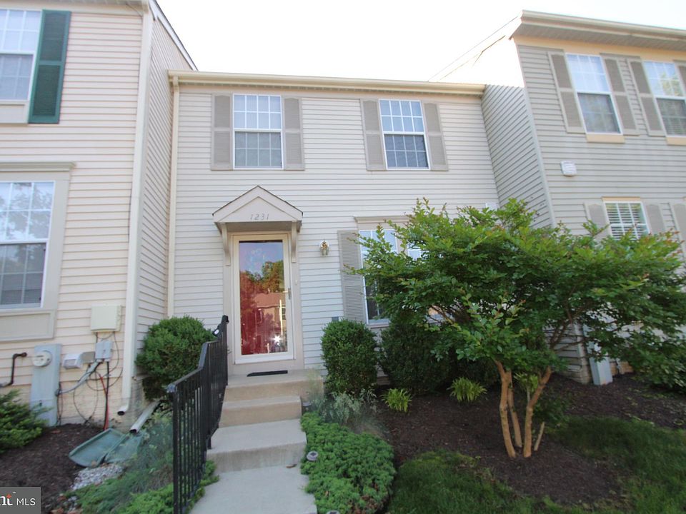 1st image of 1231 Seminole Dr