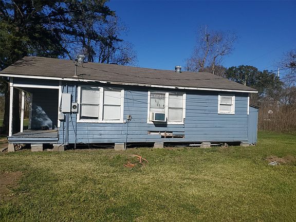 3rd image of 109 Carver St