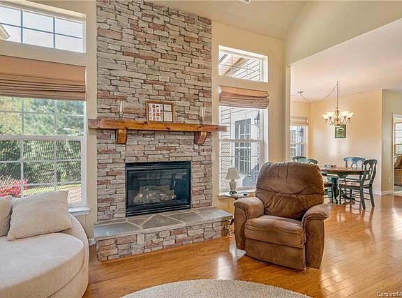 5th image of 9801 Glenburn Ln