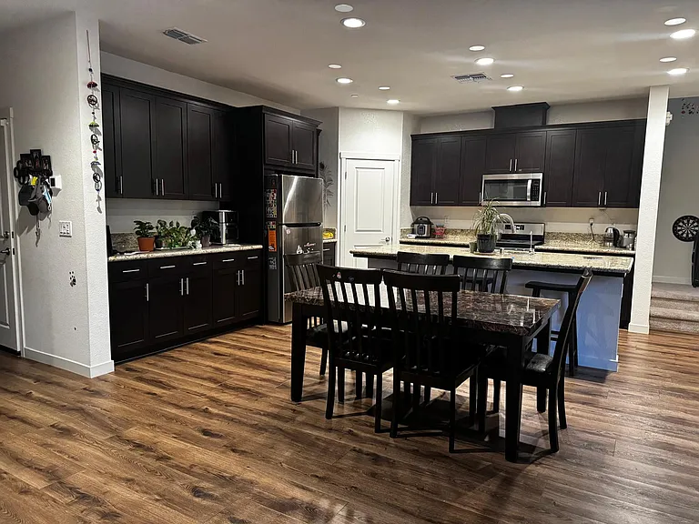 2717 Lockborne Ct — Photo 5