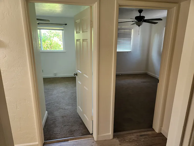 2420 E Pontiac Way — Photo 31