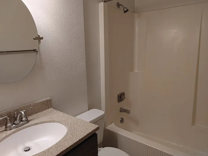 415 S Van Buren St #3 — Photo 8