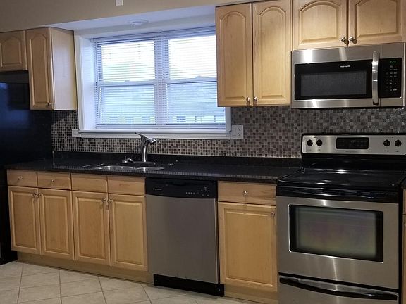 3rd image of 6450 S New England Ave APT 3C