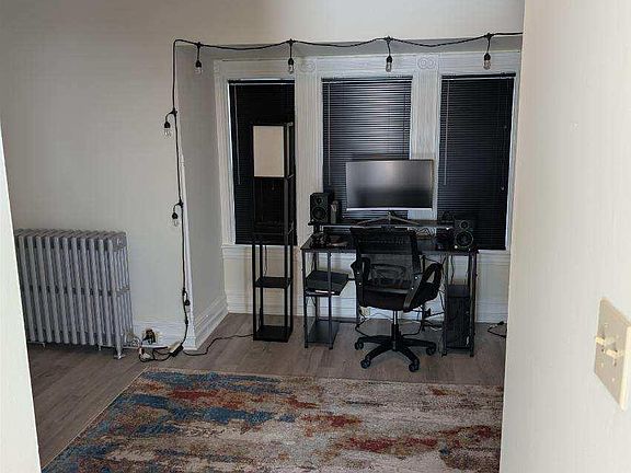 5th image of 914 Columbia Ave Floor 3