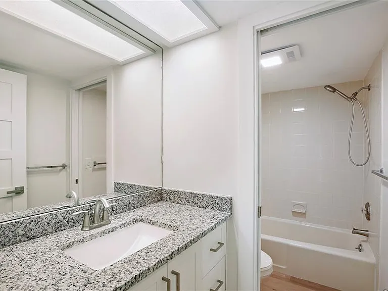 150 Marina Del Rey Ct — Photo 21