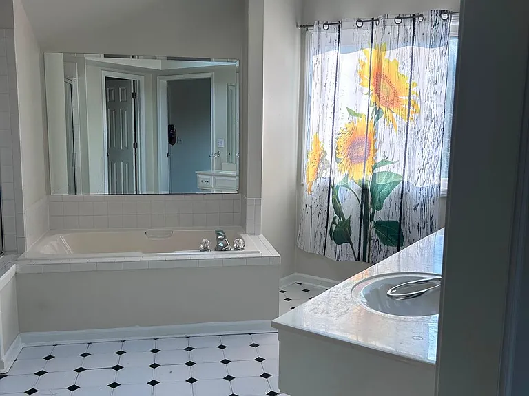 15317 Lowell Ave — Photo 19