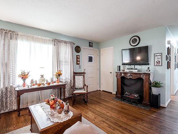 4th image of 8904 Mahoney Dr
