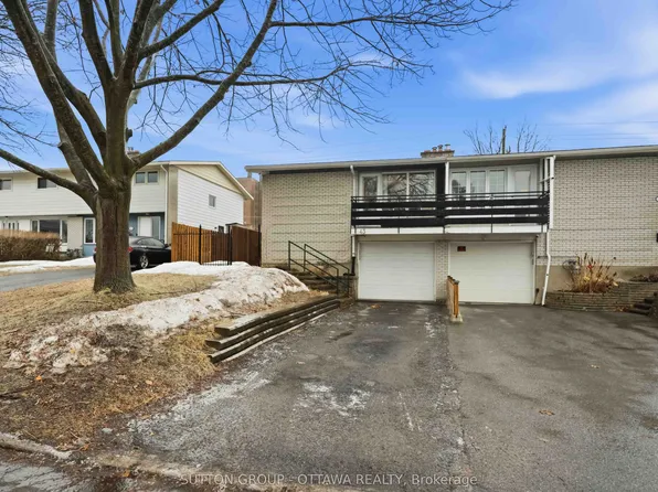 43 Southview Cres, Ottawa, ON K2E 5R4