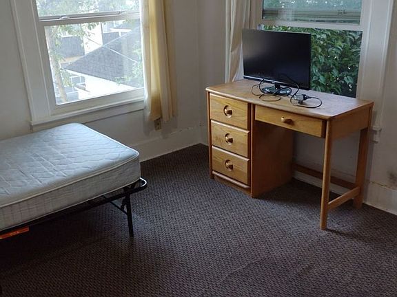 3rd image of 4738 16th Ave NE Unit 8