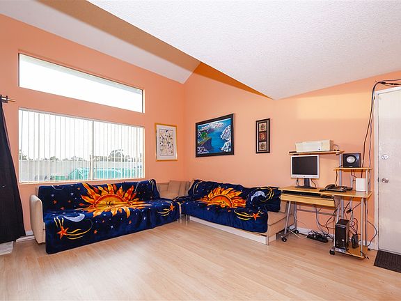 5th image of 1755 Hollister St Unit 39
