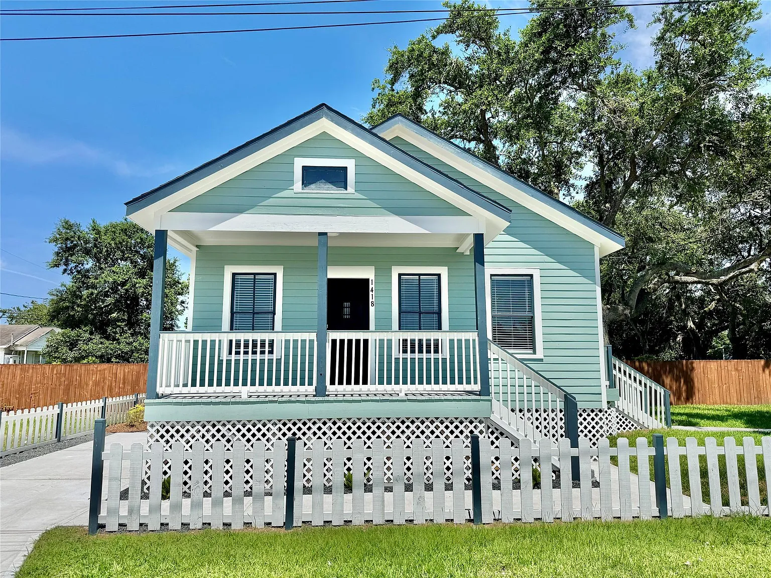 2 bed, 2.0 bath, 880 sqft, $2,000 — Photo 1