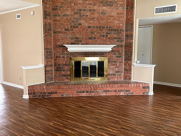 3rd image of 712 Green Canyon Dr