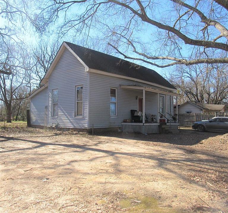 1st image of 205 Krause St
