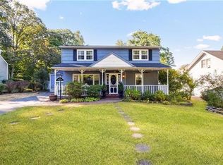 40 Fisher Ave, Pearl River, NY 10965