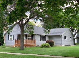 810 10th St, Springfield, SD 57062