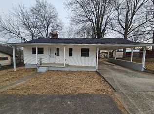 103 E Newcomb Rd, Oak Ridge, TN 37830