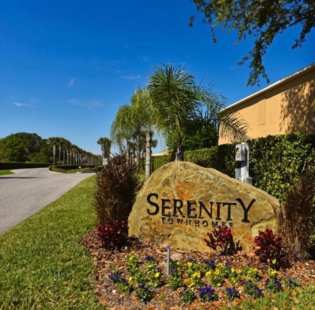 Modern Townhome in quiet neighborhood: 3BR, Pool & Near Disney — Photo 2