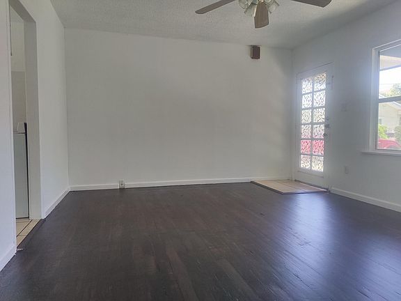 3rd image of 606 Milford St #608