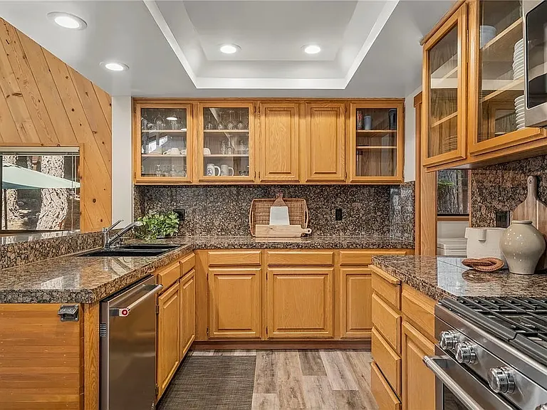 562 Chiquita Ct — Photo 8