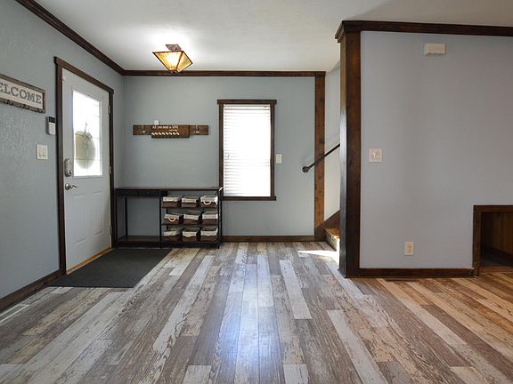 2nd image of 855 Cottage Ave E