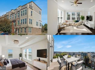 14580 Lakestone Dr, Chantilly, VA 20151