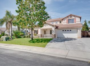 215 Irish Crystal Ct, Bakersfield, CA